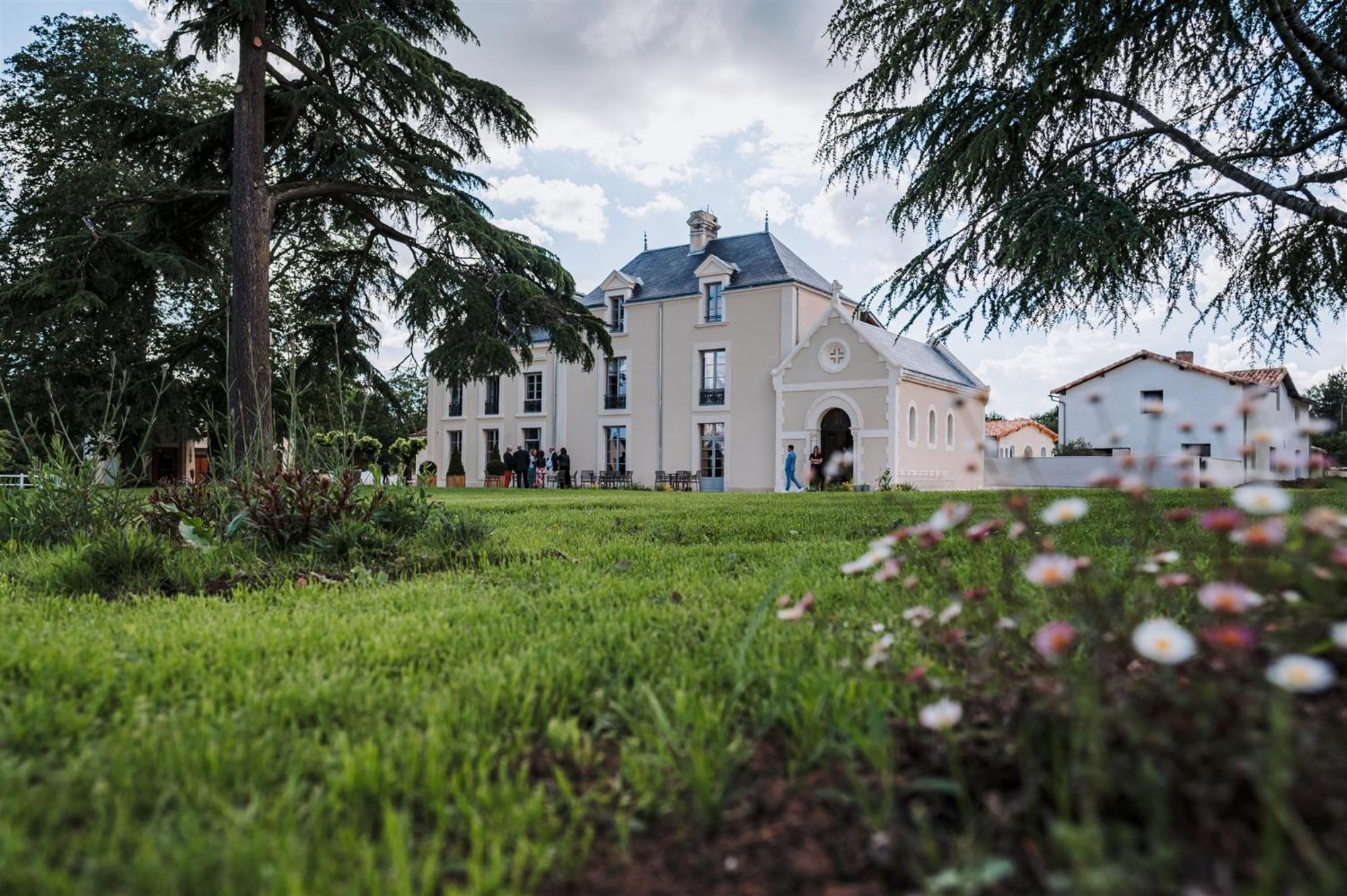 Hotel Domaine De L'Ecorcerie Fontaine-le-Comte Exteriér fotografie