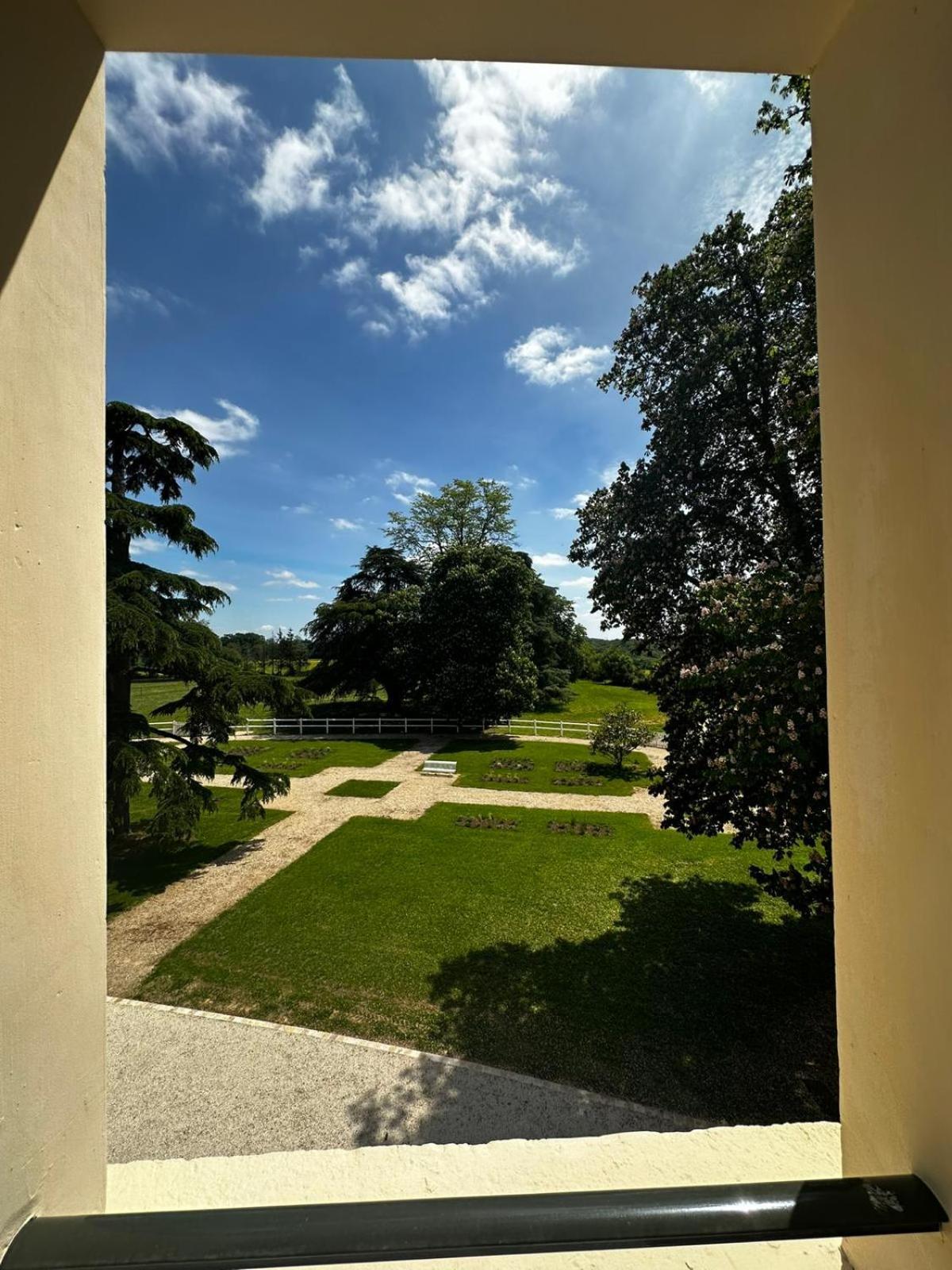Hotel Domaine De L'Ecorcerie Fontaine-le-Comte Exteriér fotografie